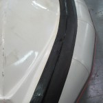 pegado banda estribor